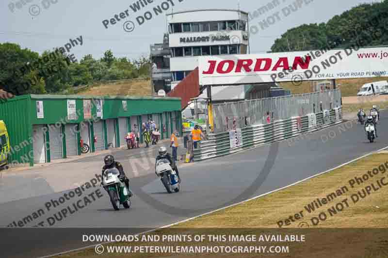 Vintage motorcycle club;eventdigitalimages;mallory park;mallory park trackday photographs;no limits trackdays;peter wileman photography;trackday digital images;trackday photos;vmcc festival 1000 bikes photographs